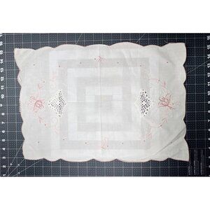 Vintage Hand Embroidered Table linen Placemat Set Of 6 Cottage core